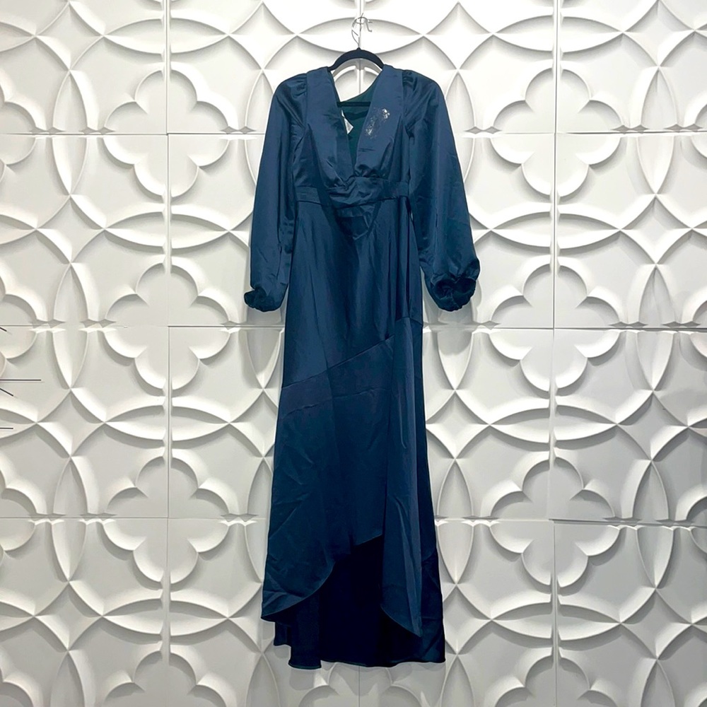 Lovely charmeuse teagan md sleeve dress sz 12 ii